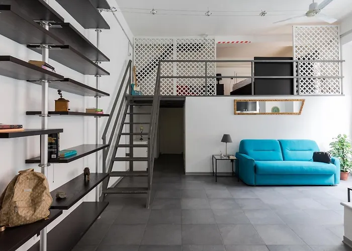 Trevi Fountain Modern Loft Apartment