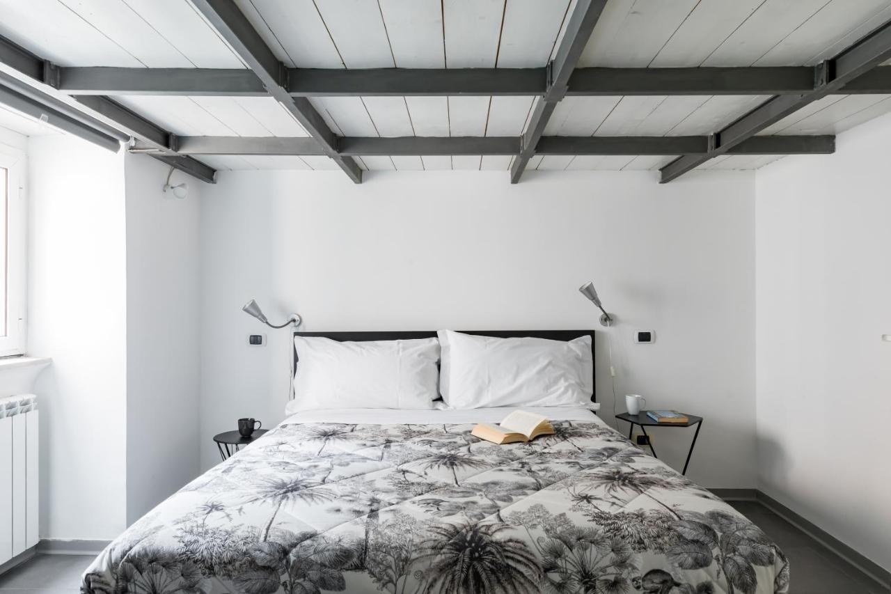 Trevi Fountain Modern Loft *