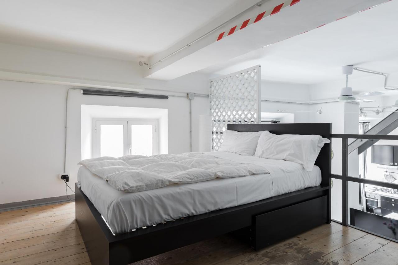 Trevi Fountain Modern Loft Lägenhet