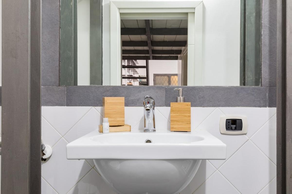 Trevi Fountain Modern Loft Lägenhet *